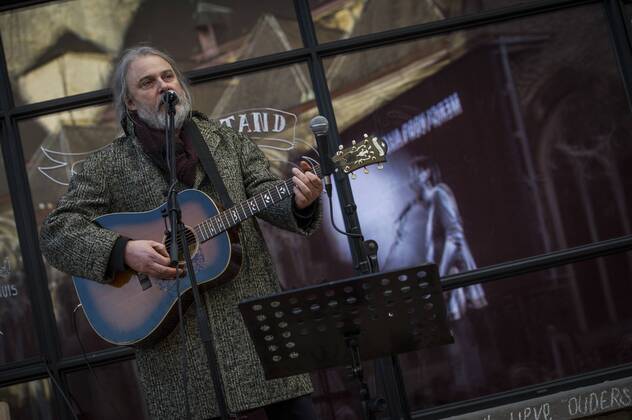 - GENT, BELGIUM: Illustration picture taken during a celebration on the Sint-Jacobs square in Gent to commemorate singer-songwriter Luc De Vos, after his funeral earlier today, Saturday 06 December 2014. De Vos died last Saturday, he was found in a flat that he used for work, hundred meters away from his home. JASPERxJACOBS 04515601