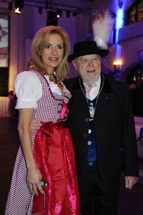 Joseph Vilsmaier mit Freundin Birgit Muth Filserball 2015 Fasching Ehrung Ehrenfilser 50. Jahre Filserbuam Löwenbräukeller München 06. Feburar 2015