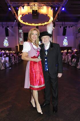 Joseph Vilsmaier mit Freundin Birgit Muth Filserball 2015 Fasching Ehrung Ehrenfilser 50. Jahre Filserbuam Löwenbräukeller München 06. Feburar 2015