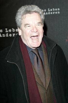 DAS LEBEN DER ANDEREN Premiere - Ankunft - Berlin Joachim Gauck bei der Ankunft der Premiere DAS LEBEN DER ANDEREN im Cinemaxx am 15.03.2006 in Berlin.