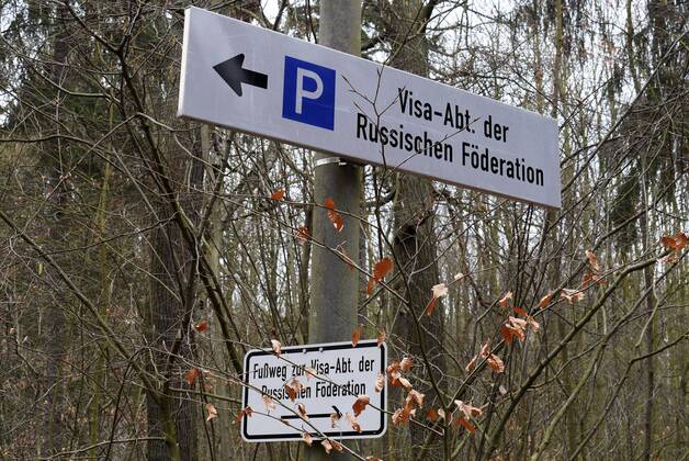 Parkplatz für das Russische Generalkonsulat in Bonn Copyright: JOKER HartwigxLohmeyer JOKER130303060132