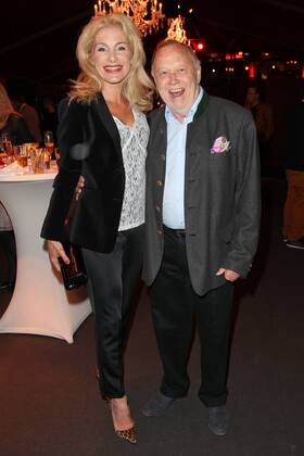 Joseph Vilsmaier mit Freundin Birgit Muth, Premiere Schuhbecks teatro Summer Night im teatro Zelt in Muenchen Riem am 23.05.2015
