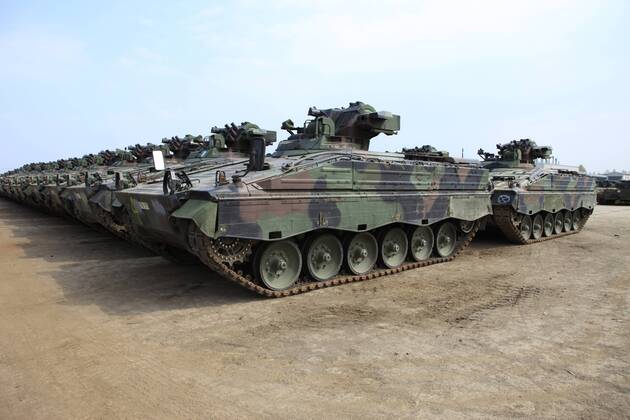 Bundeswehrpanzer Marder auf dem Gelaende der Firma Battle Tank Dismantling GmbH 