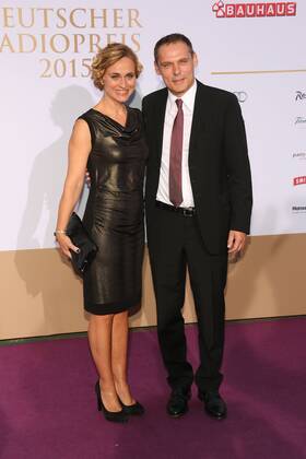 Caren Miosga und ihr Ehemann Tobias Grob bei der Verleihung Deutscher Radiopreis 2015 am 03.09.2015 in Hamburg Deutscher Radiopreis 2015 in Hamburg 