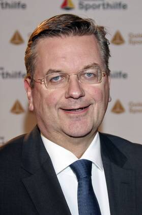 Reinhard Grindel (Schatzmeister DFB) bei der Verleihung der Goldenen Sportpyramide 2015 in der Handelskammer. Hamburg, 12.09.2015 Foto:xgbrcix xFuturexImage
