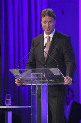 Ola Källenius (Mercedes Benz Vorstand) bei der Verleihung der Goldenen Sportpyramide 2015 in der Handelskammer. Hamburg, 12.09.2015 Foto:xgbrcix xFuturexImage