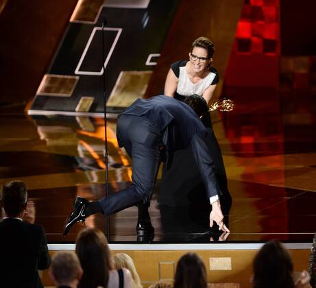 Actor Jon Hamm accepts the award for Outstanding Lead Actor in a Drama Series for Mad Men onstage during the 67th Primetime Emmy Awards in the Microsoft Theater in Los Angeles on September 20, 2015.  LAP20150920822 KENxMATSUI