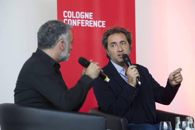 von links: Dominico La PORTA, Journalist, Filmjournalist, Paolo SORRENTINO, ITA, Regisseur, Schriftsteller, Autor, Werkstattgespraeche im Rahmen der Cologne Conference in Koeln, 01.10.2015.