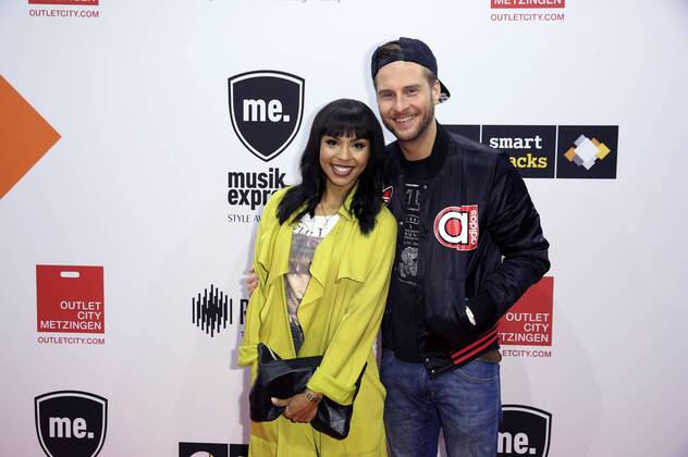 Alexandra Simone Maurer mit Begleitung beim Musikexpress Style Award 2015 im Kosmos. Berlin, 15.10.2015 Foto:xS.xGabschx xFuturexImage