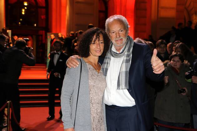 16.10.2015, Frankfurt, Alte Oper, roter Teppich, red Carpet Verleihung des Hessischen Film- und Kinopreises 2015 Ehrenpreisträger des hessischen Ministerpräsidenten Michael Gwisdek mit Ehefrau Gabriele auf dem roten Teppich