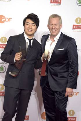 Lang Lang und Johannes B. Kerner beim Echo Klassik 2015 im Konzerthaus. Berlin, 18.10.2015 Foto:xFredericx xFuturexImage