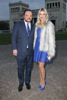 Alexander Prinz zu Schaumburg-Lippe mit Tanja Buelter, Bayerischer Staatspreis fuer Elektromobilitaet 2015 in der Glyptothek in Muenchen am 19.10.2015