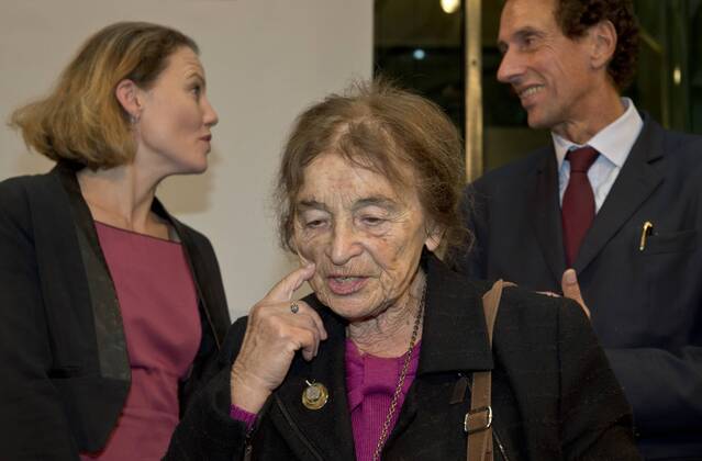 vl: Sonderpreistraegerin Sarah HARRISON (britische Journalistin), Preistraegerin Philosphin Agnes HELLER (HUN) und Prof. Julian NIDA-RUEMELIN (Vorsitzender der Jury des Internationalen Willy-Brandt-Preises) Verleihung des Internationalen Willy-Brandt Preis 2015 von der Sozialdemokratischen Partei Deutschlands (SPD) im Willy-Brandt-Haus in Berlin, Deutschland am 19.10.2015.