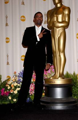 CHRIS ROCK is returning to host next year s Oscars ceremony, its producers announced today. The actor and comedian previously hosted the 77th annual Academy Awards in 2005, when the reception to his opening monologue and some controversial jokes was mixed. The 88th Oscars will be held on Sunday 28 February, 2016. Pictured: Feb. 27, 2005 - Hollywood - Chris Rock hosts the 77th Annual Academy Awards. Hollywood U.S. - ZUMAf05_