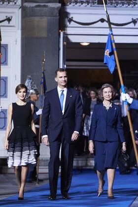 Oct. 23, 2015 - Oviedo, Principado de Asturias, Spain - King Felipe VI of Spain, Queen Letizia of Spain, Queen Sofia of Spain leave the Princesa de Asturias Awards 2015 (Princess of Asturias awards) ceremony at the Campoamor Theater on October 23, 2015 in Oviedo, Spain. Oviedo Spain  - ZUMAg15_