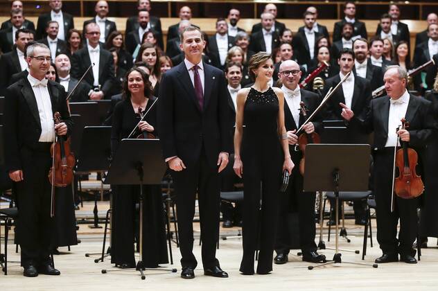 König Felipe von Spanien und Königin Letizia von Spanien beim Abschlusskonzert der XXIV Musical Week im Rahmen der Verleihung der Princess of Asturias Awards 2015 im Auditorio Principe Felipe. Oviedo, 22.10.2015 Felipe von Spanien, Letizia von Spanien 