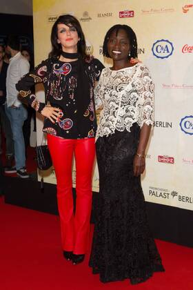 Nena und Auma Obama - Verleihung des Act Now Jugend Award im Friedrichstadt-Palast Berlin am 02.11.2015. Verleihung Act Now Jugend Award
