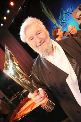 02.11.2015, Wiener Ronacher, NESTROY VERLEIHUNG 2015, Gala-Abend zum Theaterpreis im Bild: Achim Freyer -Lebenswerk