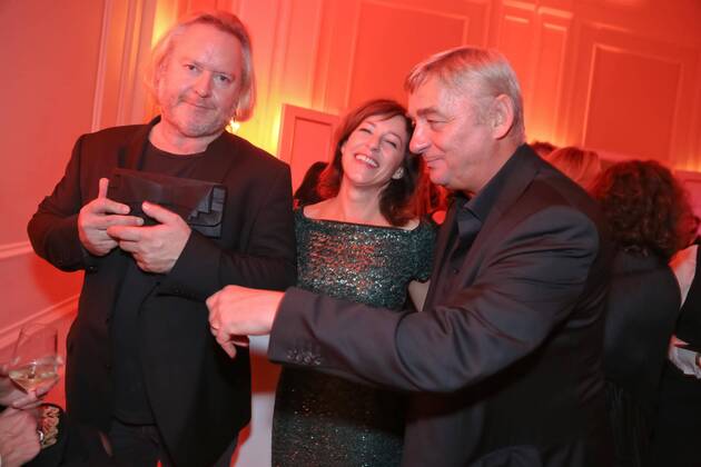 02.11.2015, Wiener Ronacher, NESTROY VERLEIHUNG 2015, Gala-Abend zum Theaterpreis im Bild: Gregor Seberg, Julia Cencig, Andreas Vitasek -AfterShow