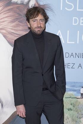 Nov. 3, 2015 - Madrid, Madrid, Spain - Daniel SÃƒÂ¡nchez ArÃƒÂ©valot during the presentation of the finalist and prize winning novel planet 2015 HOMBRES DESNUDOSÃ‚Â of Alicia Gimenez bartlett y LA ISLA DE ALICEÃ‚Â of Daniel SÃƒÂ¡nchez ArÃƒÂ©valo. Madrid Spain  - ZUMAn230 Planet Preisverleihung in Madrid