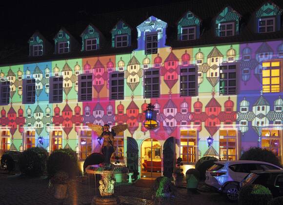 Recklinghausen leuchtet , Illumination in der Altstadt, Engelsburg, ehemals Adelssitz, heute Hotel, Recklinghausen, Ruhrgebiet, Nordrhein-Westfalen D-Recklinghausen, Ruhrgebiet, Westfalen, Nordrhein-Westfalen, NRW, Recklinghausen leuchtet , Festbeleuchtung in der Altstadt, Engelsburg, ehemals Adelssitz, heute Hotel, D-Recklinghausen, Ruhr area, Westphalia, North Rhine-Westphalia, NRW, Recklinghausen leuchtet , festival illumination in the historic downtown, Engelsburg, former aristocratic estate, nowadays hotel