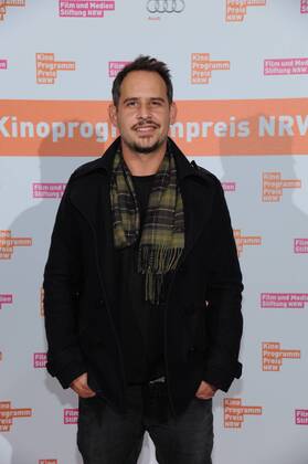 Schauspieler Moritz Bleibtreu posiert am 09.11.2015 in Köln vor der Verleihung des Kino Programm Preis NRW.