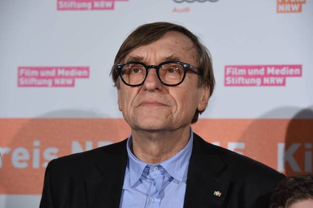 Regisseur Adolf Winkelmann posiert am 09.11.2015 in Köln vor der Verleihung des Kino Programm Preis NRW.