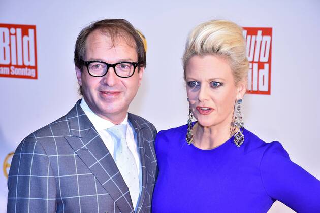 Alexander Dobrindt und Barbara Schöneberger bei der Das Goldene Lenkrad 2015 Verleihung am 10.11.2015 in Berlin Goldenes Lenkrad 2015 Verleihung in Berlin 