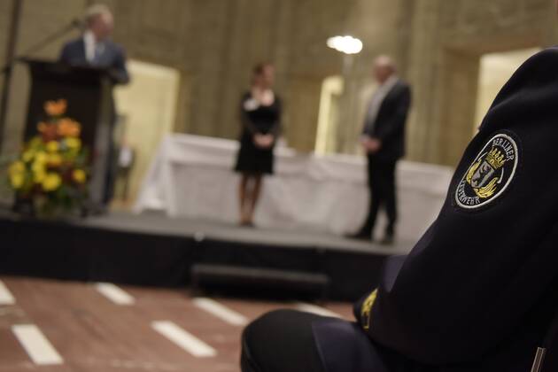 Verleihung des Katastrophenschutz-Ehrenzeichens der Stufe II für langjährige Mitarbeit und außergewöhnliche Leistungen als ehrenamtlicher Helfer bei der Freiwilligen Feuerwehr, dem Technischen Hilfwerk (THW), der Deutschen Lebens-Rettungs-Gesellschaft (DLRG), dem Arbeiter-Samarita-Bund (ASB), der Johanniter Unfallhilfe (JUH), Malteser-Hilfsdienst (MHD) und dem Deutschen Roten Kreuz (DRK) Verleihung des Katastrophenschutz-Ehrenzeichens Stufe II in Berlin