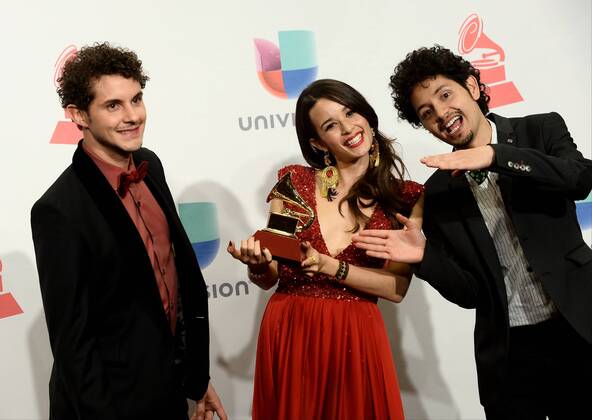 Monsieur Perine poses in the pressroom with the Best New Artist Award during the 16th Annual Latin Grammy Awards at the MGM Grand Garden Arena in Las Vegas, Nevada on November 19, 2015.  LAV20151119597 JIMxRUYMEN