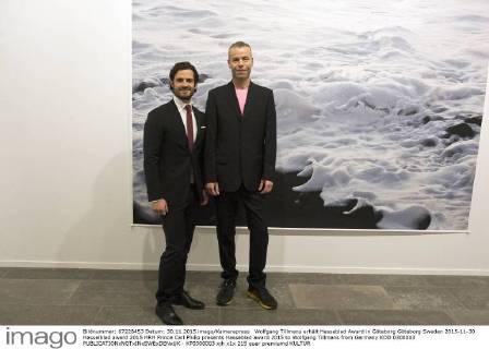 Wolfgang Tillmans erhält Hasseblad Award in Göteborg Göteborg Sweden 2015-11-30 Hasselblad award 2015 HRH Prince Carl Philip presents Hasseblad award 2015 to Wolfgang Tillmans from Germany KOD 0300003  - KP0300003