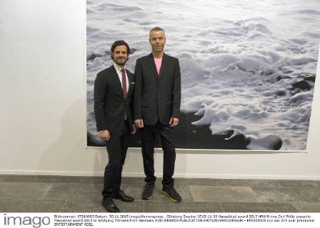 Göteborg Sweden 2015-11-30 Hasselblad award 2015 HRH Prince Carl Philip presents Hasseblad award 2015 to Wolfgang Tillmans from Germany KOD 0300003  - KP0300003
