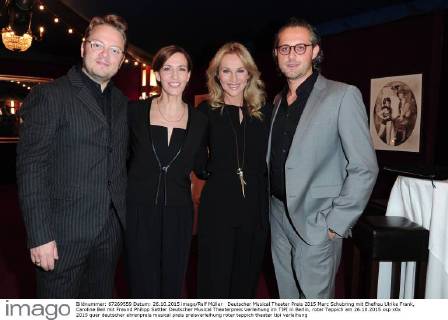 Deutscher Musical Theater Preis 2015 Marc Schubring mit Ehefrau Ulrike Frank, Caroline Beil mit Freund Philipp Sattler Deutscher Musical Theaterpreis Verleihung im TIPI in Berlin, roter Teppich am 26.10.2015