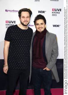 Philipp Dittberner mit Begleitung bei der Verleihung der 1LIVE Krone 2015 in der Jahrhunderthalle. Bochum, 03.12.2015 Foto:xS.xGabschx xFuturexImage