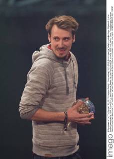 Donnerstag 03.12.2015, Einslive Krone Verleihung in Bochum, Alligatoah (Lukas Strobel) gewinnt die 1LIVE Krone 2015 in der Kategorie Bester Hip Hop-Act DeFodi001