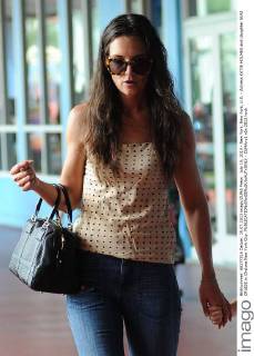 July 15, 2013 - New York, New York, U.S. - Actress KATIE HOLMES and daughter SURI CRUISE in Chelsea New York City.  - ZUMAny1