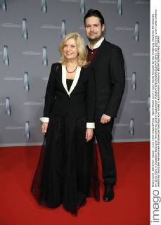 Sabine Postel und ihr Sohn Moritz Riewoldt bei der Verleihung Deutscher Fernsehpreis am 13.01.2016 in Düsseldorf Deutscher Fernsehpreis 2016 in Duesseldorf 