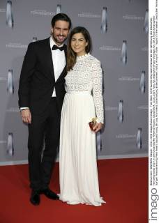 Tom Beck mit Freundin Chryssanti Kavazi bei der Verleihung des Deutschen Fernsehpreises 2016 in den Düsseldorfer Rheinterrassen. Düsseldorf, 13.01.2016 Foto:xS.xGabschx xFuturexImage