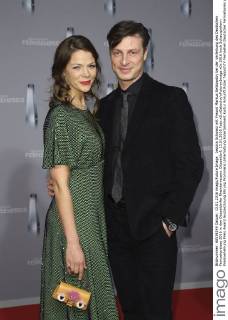 Jessica Schwarz mit Freund Markus Selikowsky bei der Verleihung des Deutschen Fernsehpreises 2016 in den Düsseldorfer Rheinterrassen. Düsseldorf, 13.01.2016 Foto:xS.xGabschx xFuturexImage
