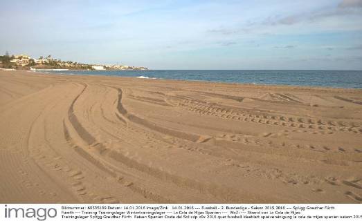 14.01.2016 --- Fussball - 2. Bundesliga - Saison 2015 2016 --- SpVgg Greuther Fürth Fuerth --- Training Trainingslager Wintertrainingslager --- La Cala de Mijas Spanien --- WoZi --- Strand von La Cala de Mijas Trainingslager SpVgg Greuther Fürth