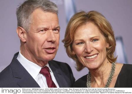 Peter Kloeppel mit Ehefrau Carol bei der Verleihung des Deutschen Fernsehpreises 2016 in den Düsseldorfer Rheinterrassen. Düsseldorf, 13.01.2016 Foto:xC.xHardtx xFuturexImage