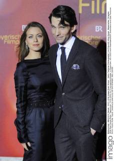 Sabin Tambrea (Schauspieler) mit Freundin Alice Dwyer. Bayerischer Filmpreis 2016-Red Carpet,Roter Teppich,am 15.01.2016 im Prinzregententheater in Muenchen.