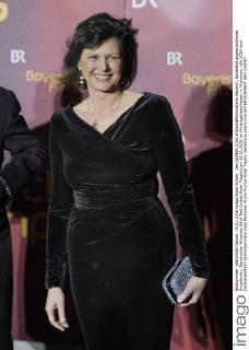 Ilse AIGNER (CSU,Wirtschaftsministerin Bayern), Einzelbild,angeschnittenes Einzelmotiv, Bayerischer Filmpreis 2016-Red Carpet,Roter Teppich,am 15.01.2016 im Prinzregententheater in Muenchen.
