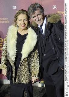 Michaela May (Schauspielerin) mit Ehemann Bernd Schadewald. Bayerischer Filmpreis 2016-Red Carpet,Roter Teppich,am 15.01.2016 im Prinzregententheater in Muenchen.