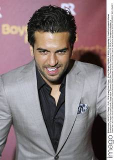 Elyas M Barek (MBAREK,M BAREK Schauspieler), Einzelbild,angeschnittenes Einzelmotiv,Portraet,Portrait,Porträt. Bayerischer Filmpreis 2016-Red Carpet,Roter Teppich,am 15.01.2016 im Prinzregententheater in Muenchen.