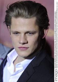 Max von der GROEBEN (Schauspieler), Einzelbild,angeschnittenes Einzelmotiv,Portraet,Portrait,Porträt. Bayerischer Filmpreis 2016-Red Carpet,Roter Teppich,am 15.01.2016 im Prinzregententheater in Muenchen.