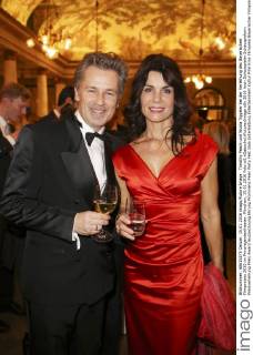 Timothy Peach und Nicola Tiggeler bei der Verleihung des Bayerischen Filmpreises 2015 im Prinzregententheater. München, 15.01.2016 Foto:xS.xGabschx xFuturexImage