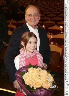 Anuk Steffen und Bruno Ganz bei der Verleihung des Bayerischen Filmpreises 2015 im Prinzregententheater. München, 15.01.2016 Foto:xS.xGabschx xFuturexImage