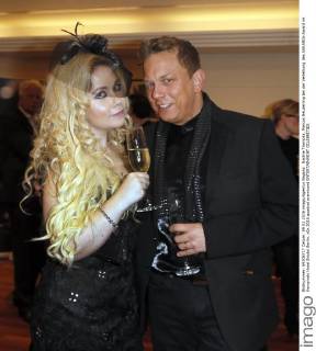 Nadine Trompka, Marcus Neuzerling bei der Verleihung des ASKANIA-Award im Kempinski Hotel Bristol Berlin.