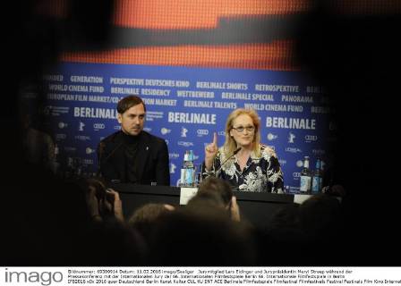 Jurymitglied Lars Eidinger und Jurypräsidentin Meryl Streep während der Pressekonferenz mit der Internationalen Jury der 66. Internationalen Filmfestspiele Berlin 66. Internationale Filmfestspiele in Berlin IFB2016